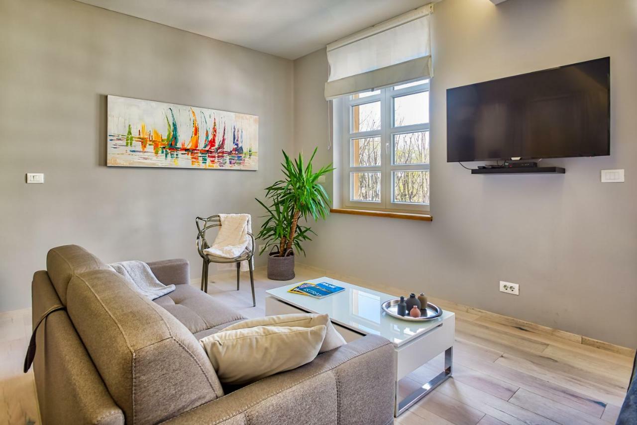 Parkside Studio Apartments With Free Parking פולה מראה חיצוני תמונה