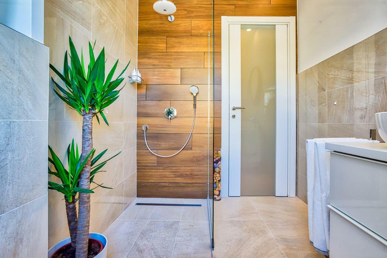 Parkside Studio Apartments With Free Parking פולה מראה חיצוני תמונה